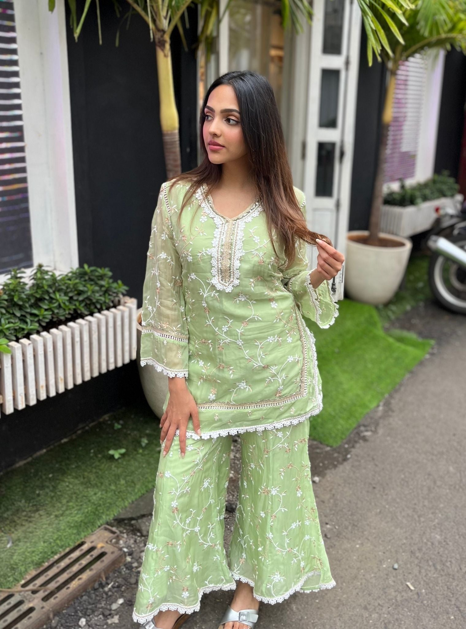 Mulmul Organza Bessie Green Kurta With Mulmul Silk Bessie Green Garara