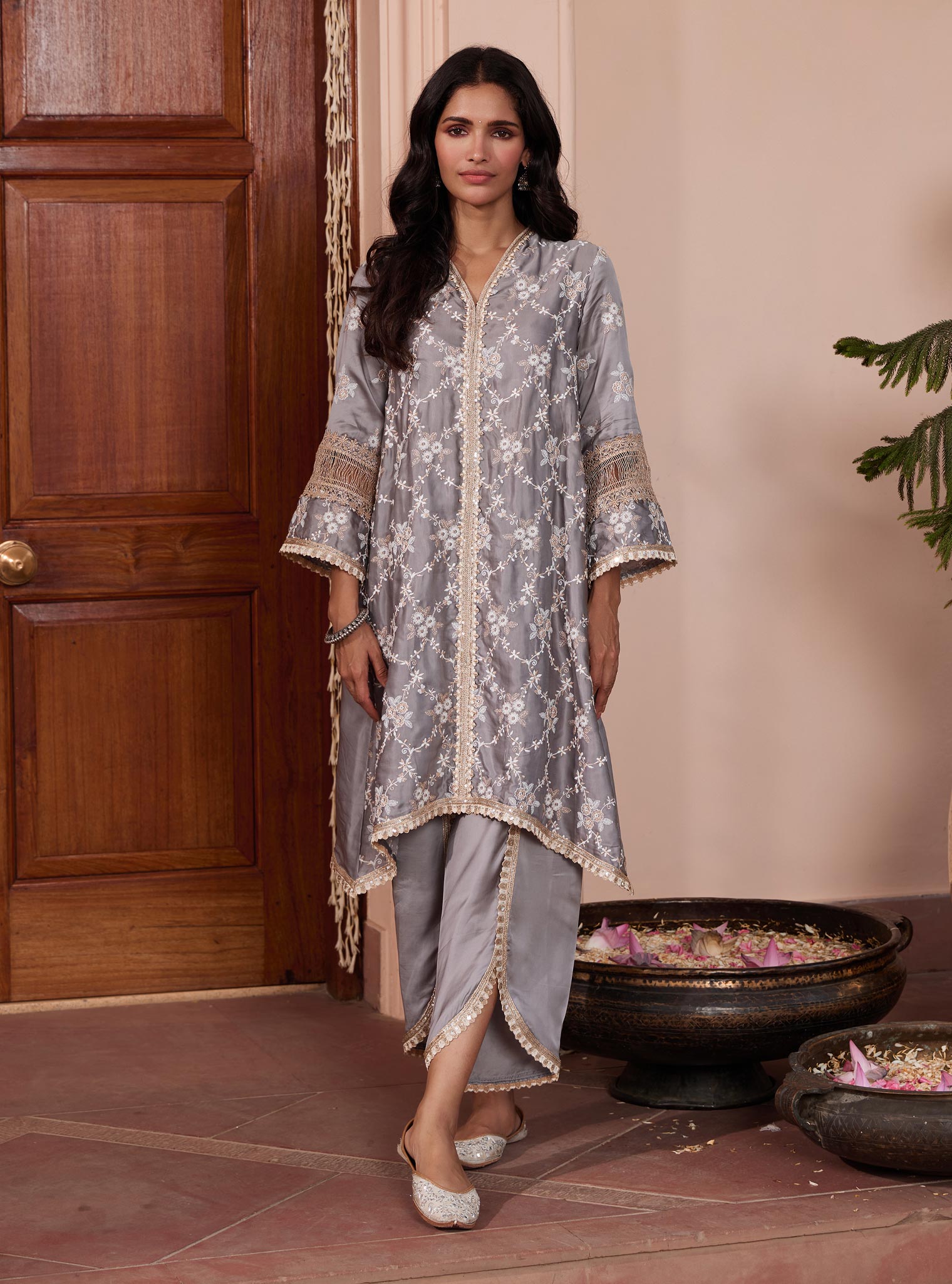 Mulmul Cupro Dvija Grey Kurta with Mulmul Cupro Dvija Grey Pant