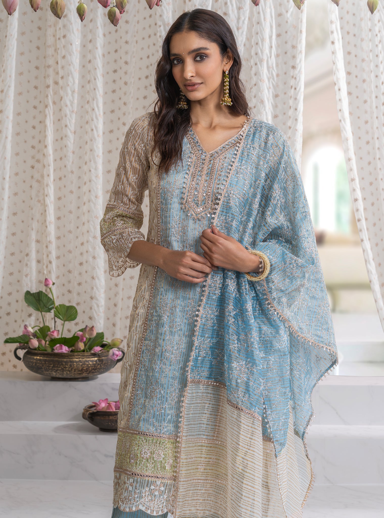 Mulmul Banarsi Aboli Blue Kurta With Mulmul Banarsi Aboli Blue Pant