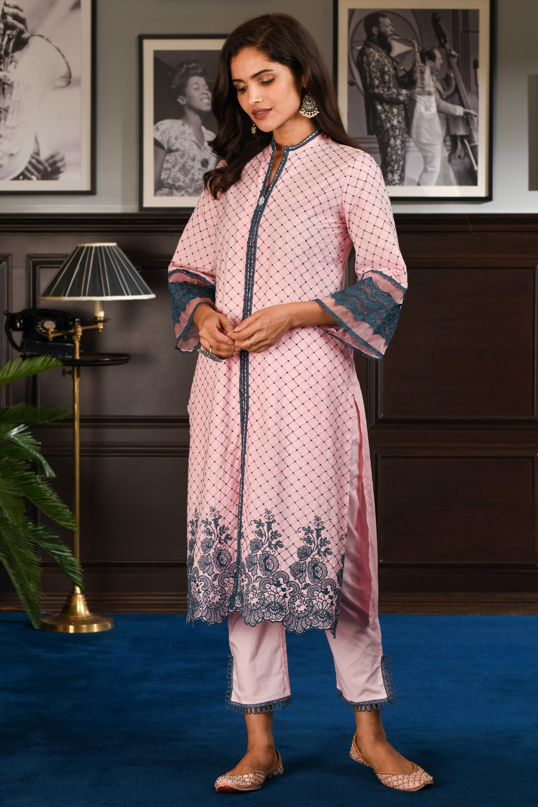 Mulmul Cotton Cayo Pink Kurta With Pink Slit Pants