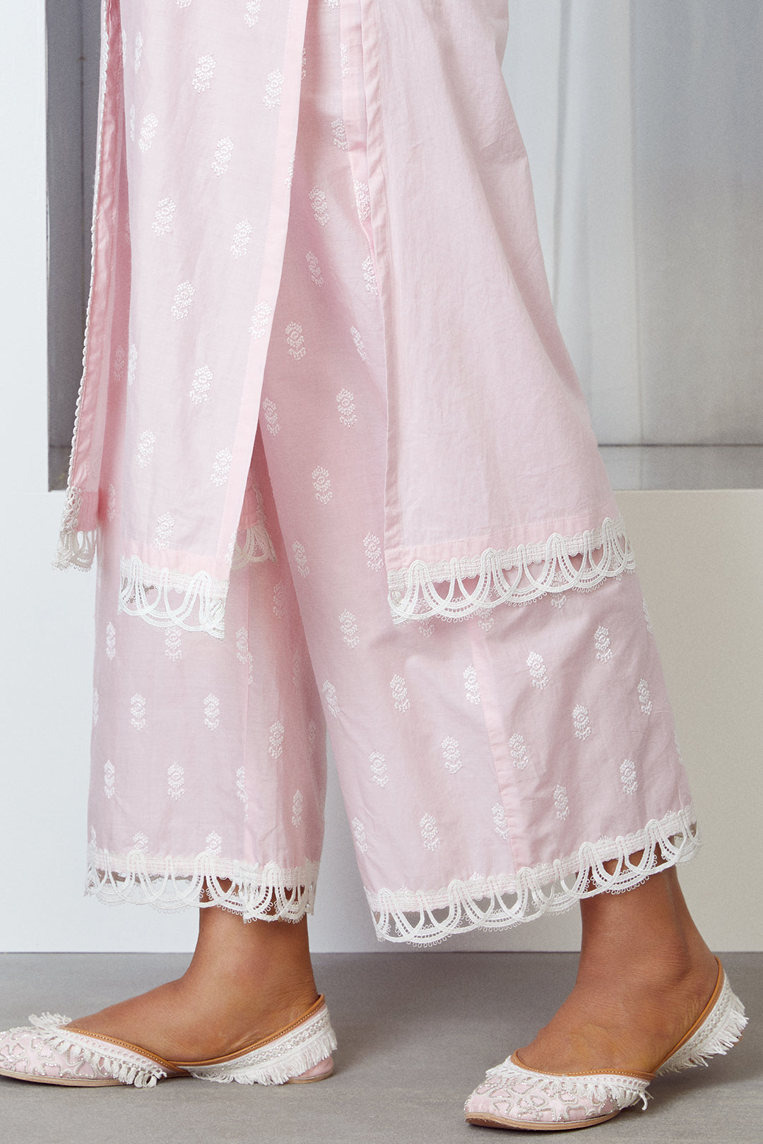 Mulmul Cotton Escapade Pink Kurta With Escapade Pink Palazzo