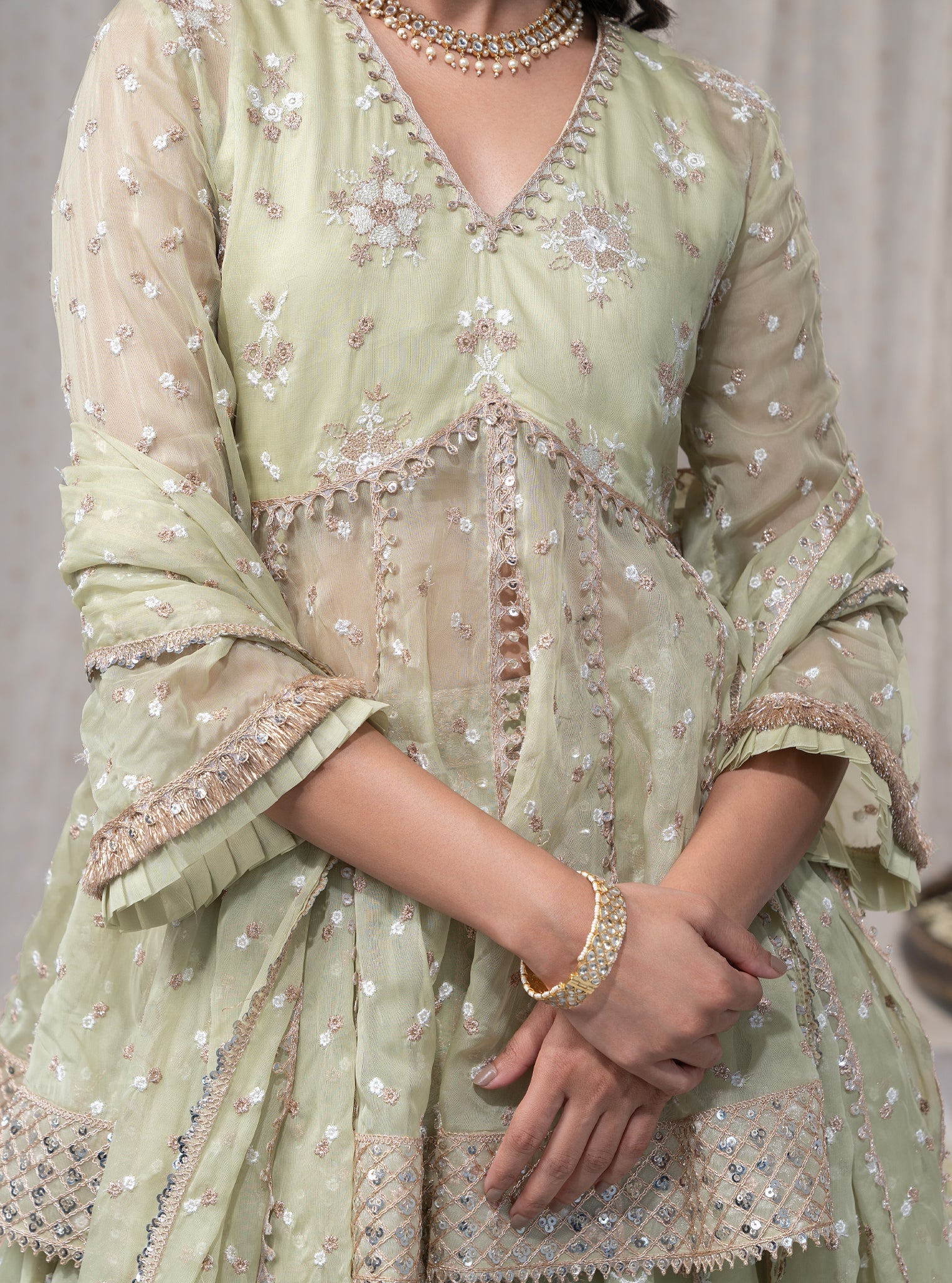 Mulmul Organza Rajnigandha Short Anarkali Green Kurta With Mulmul Organza Rajnigandha Green Lehenga