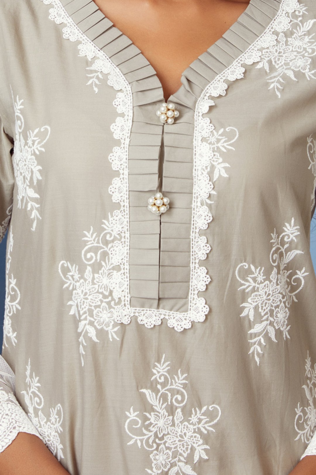 Mulmul Cotton Silver Comet Kurta With Floral Organza Pant