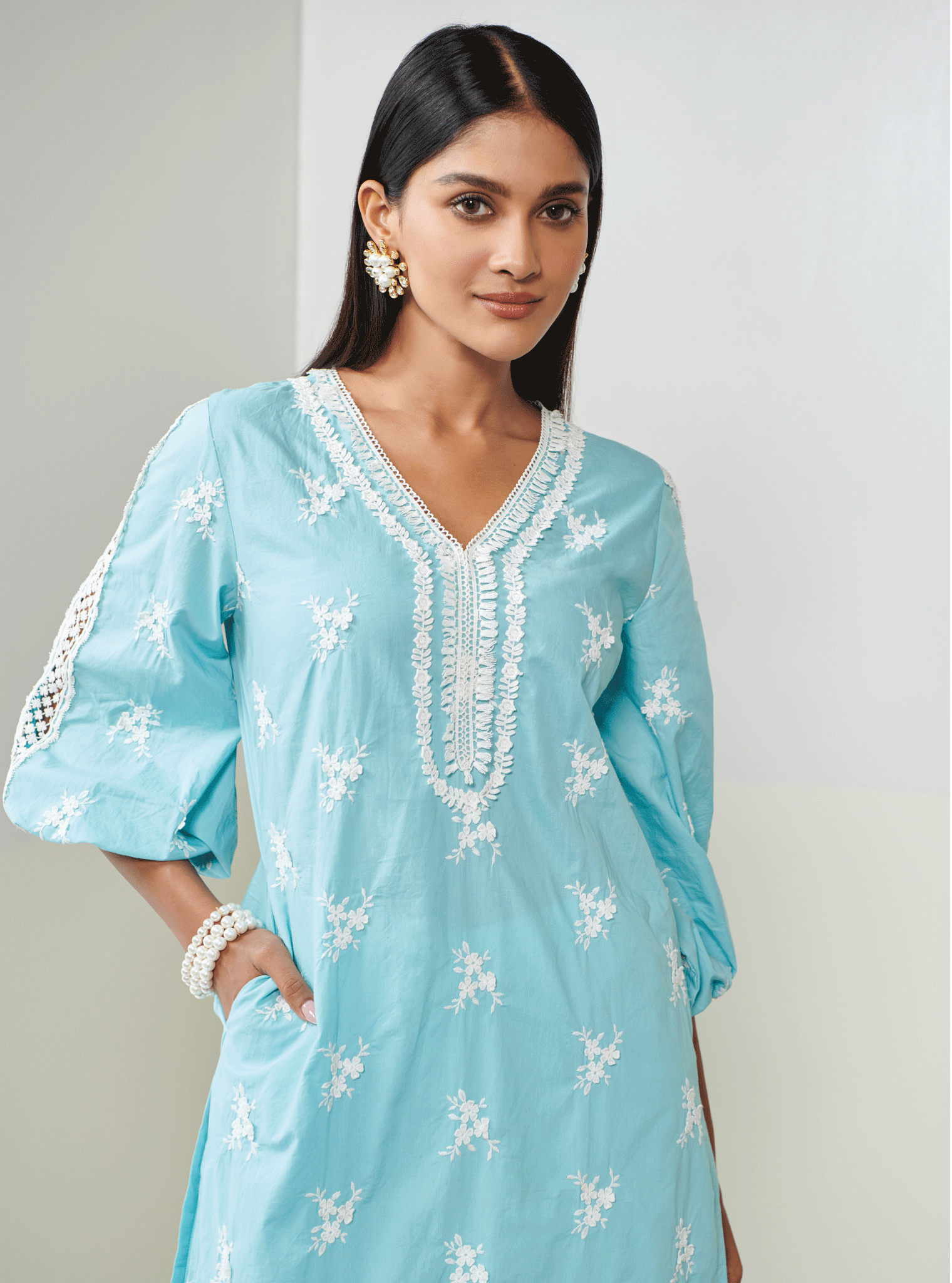 Mulmul Cotton Shane Turq Kurta With Mulmul Cotton Applique Embroidered White Pant