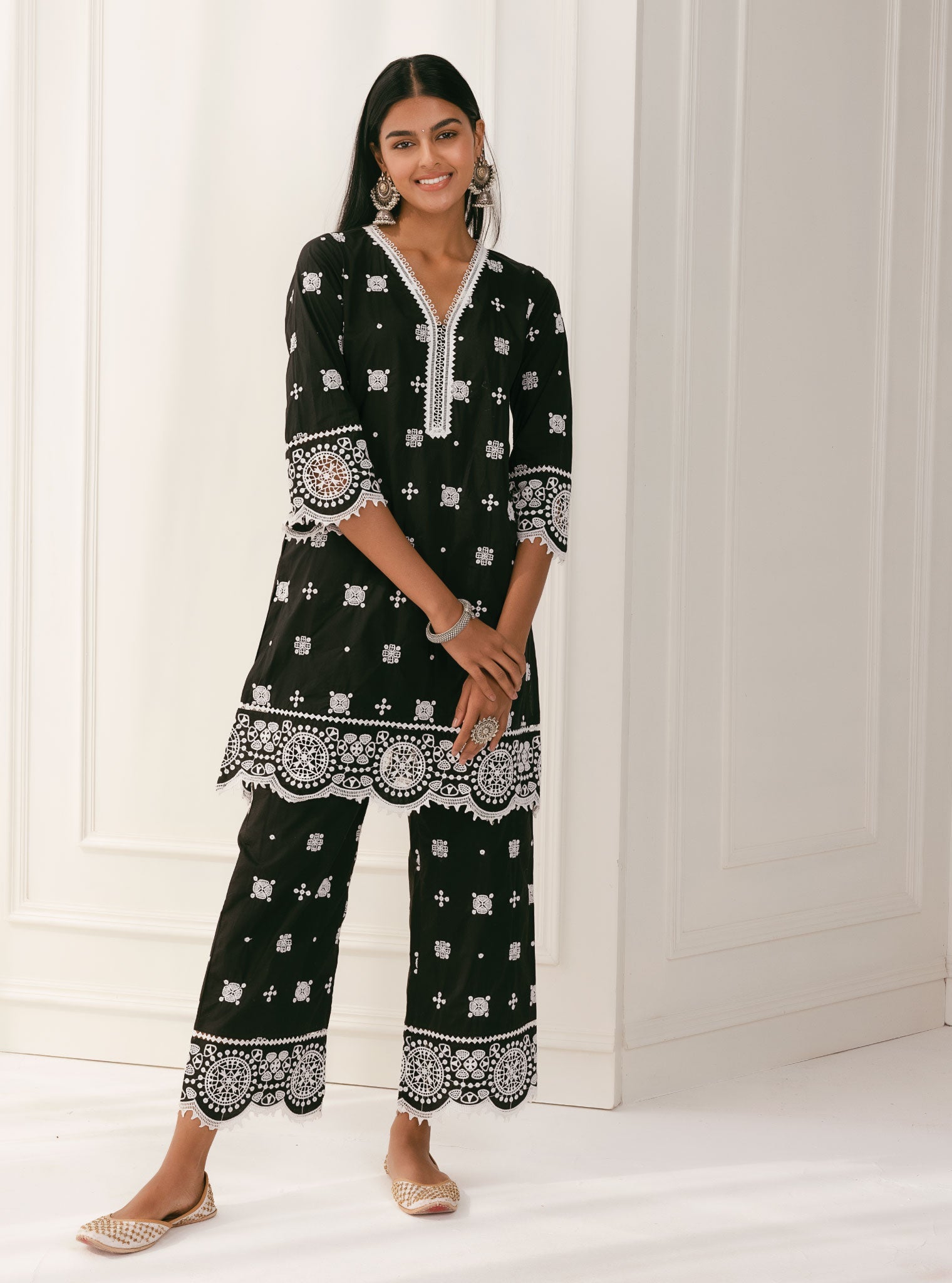 Mulmul Cotton Leh Black Kurta With Leh Black Palazzo